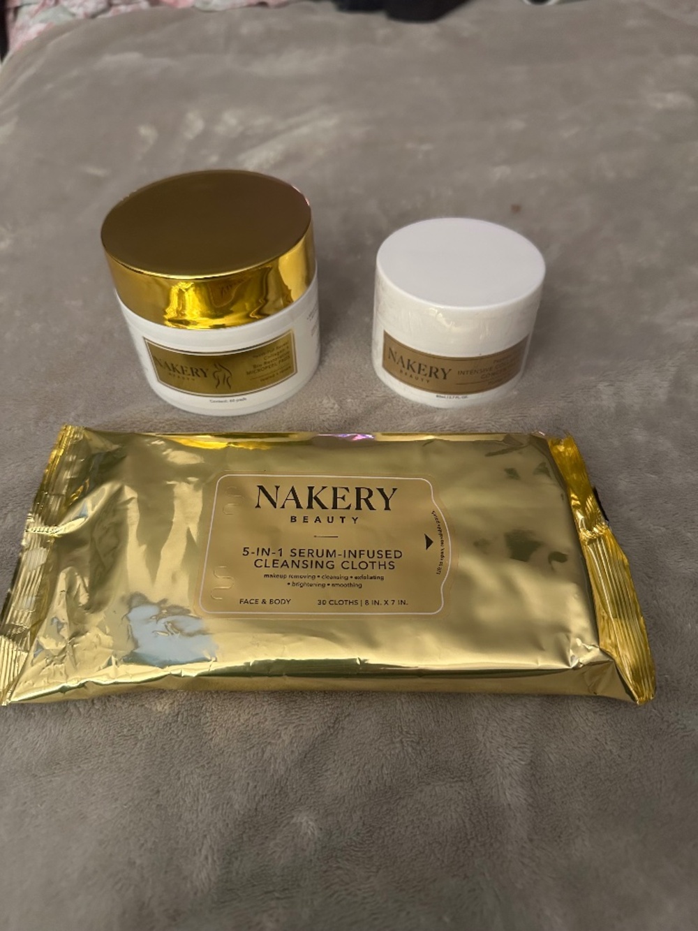NEW 3 PIECE NAKERY SET PADS, WIPES & CONCENTRATE
